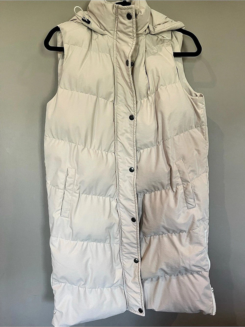 Puffer Vest in Cream Size Medium Like New